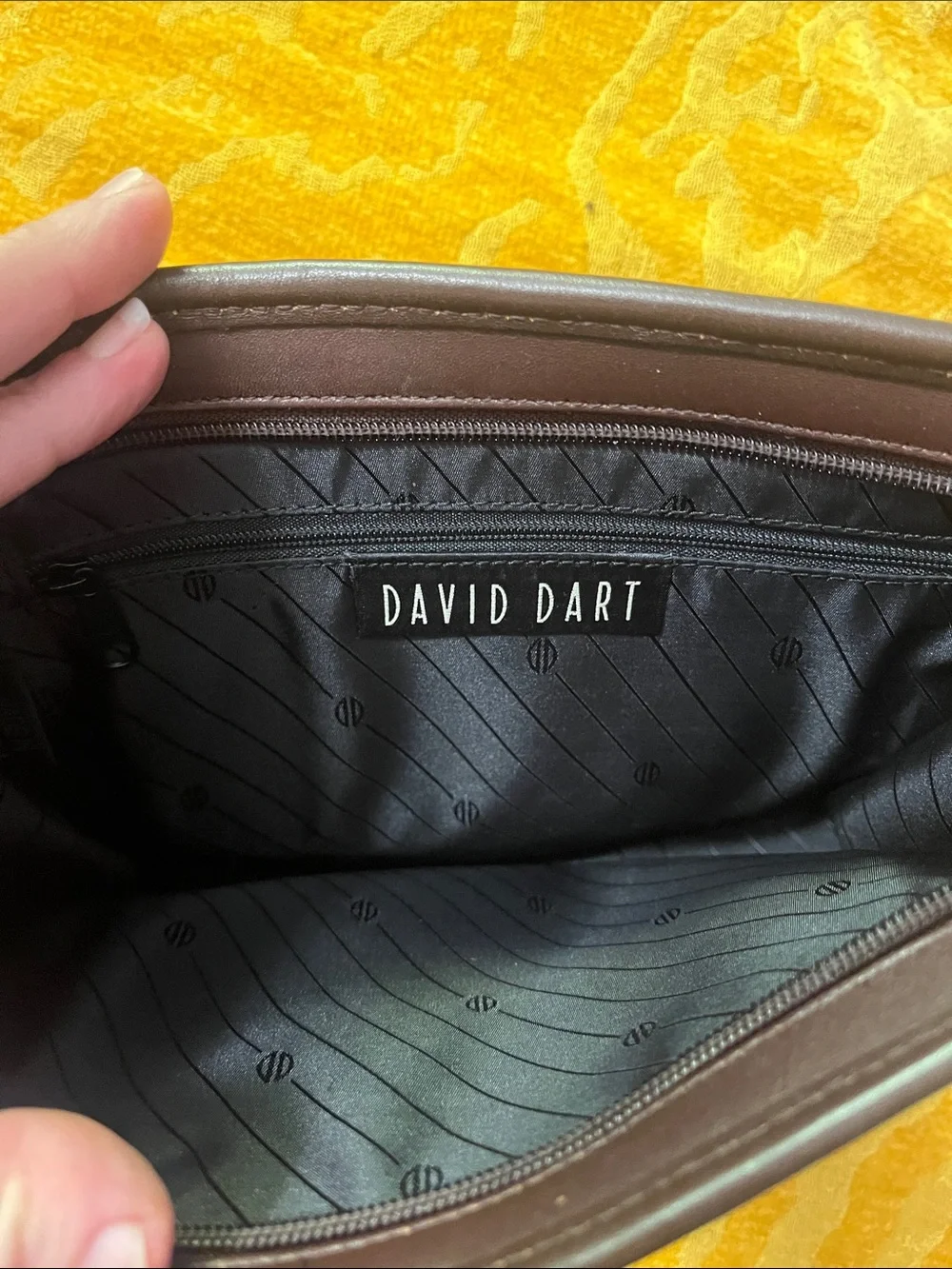 Women’s David Dart clutch